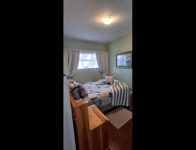 2 bed property to rent in STRAND